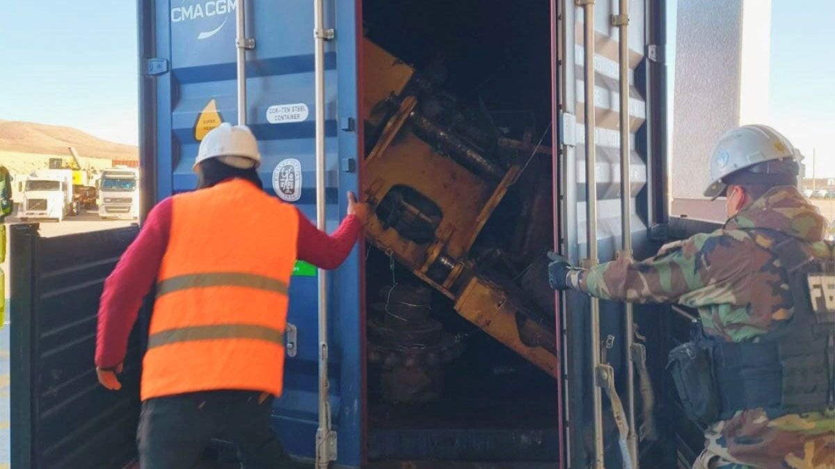 Hallan 123 kilos de cocaína ocultos en excavadora rumbo a Libia