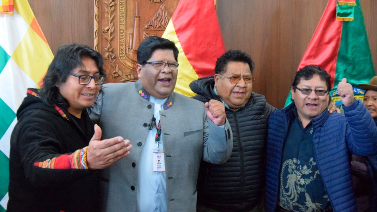 El Alto confirma verbena y desfile de teas por la efeméride paceña