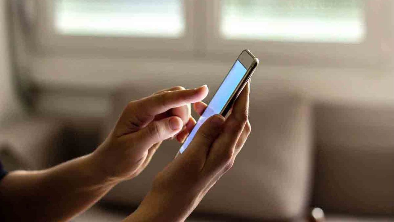 Policía alerta por robo de datos mediante falsas apps de fútbol y K-dramas