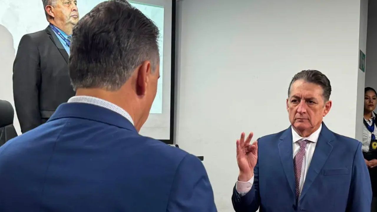 Roberto Rivero asume Defensa Civil con cinco compromisos para su gestión