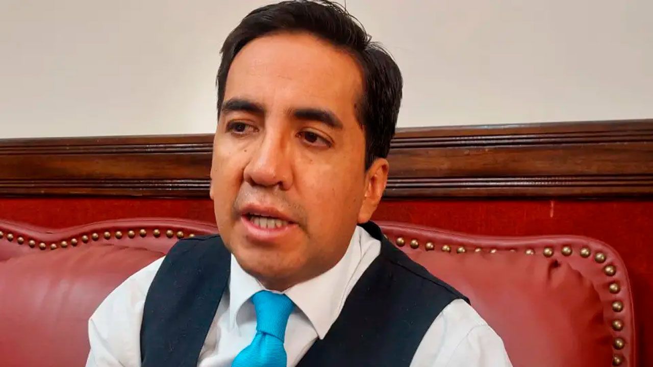 Ministro de trabajo afirma que nuevo decreto permitirá a las bases decidir sus aportes sindicales