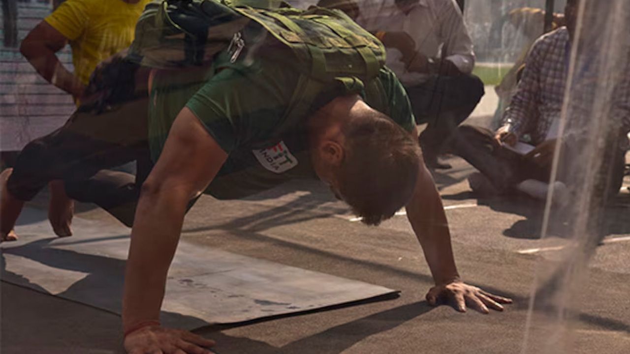 Rompe récord Guinness tras completar 847 flexiones con carga