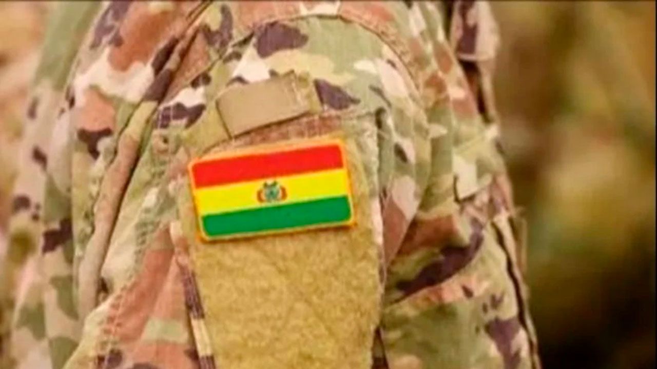 Fallece instructor militar durante un salto de paracaidismo en Cochabamba