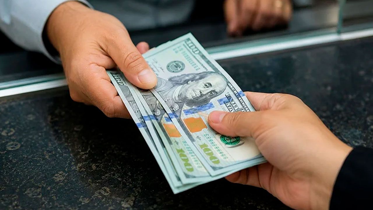 Dólar llega a Bs 11 en la cotización oficial