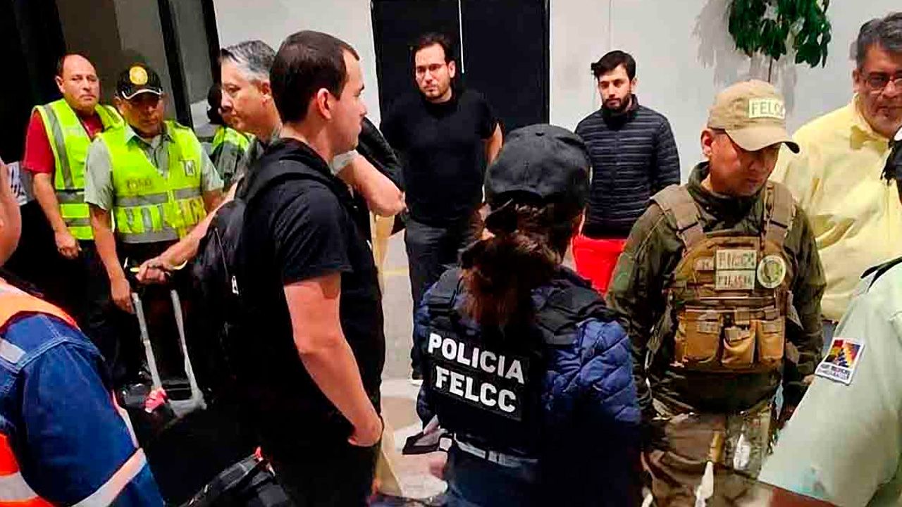 Hallan cuatro maletas con oro no declarado en Viru Viru; un hombre fue aprehendido
