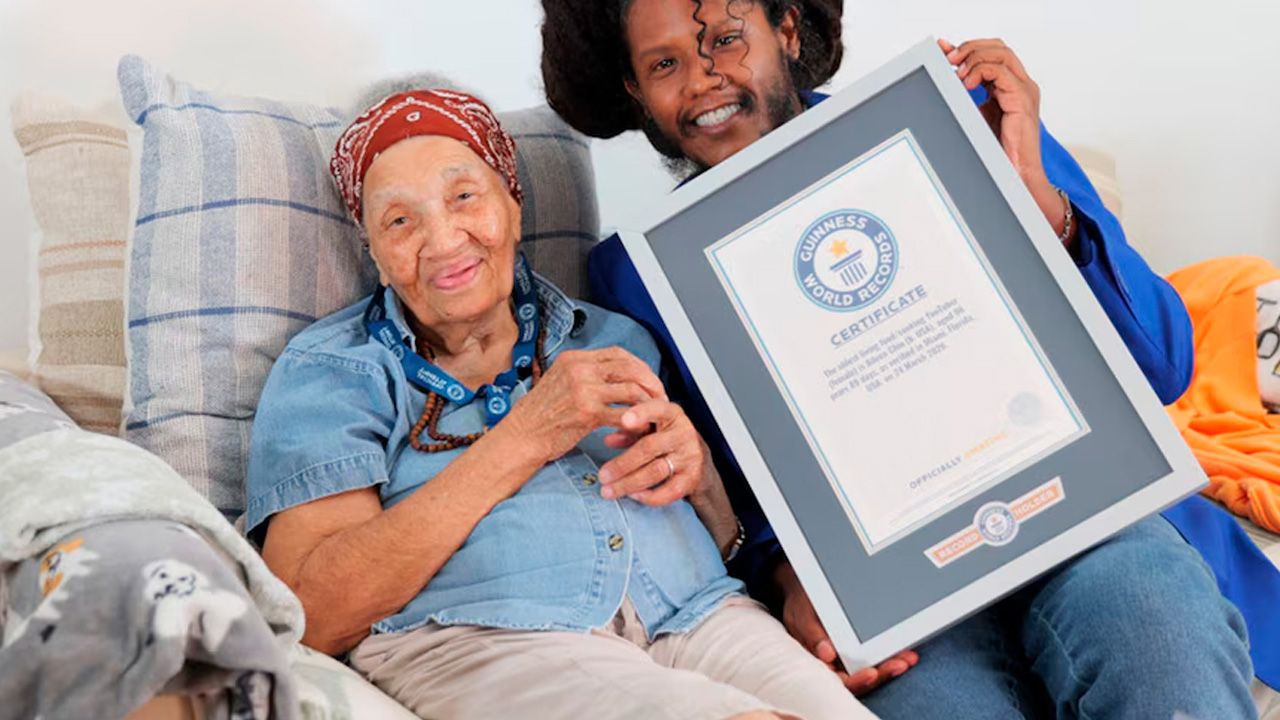 Chef de 96 años logra récord Guinness como influencer gastronómica