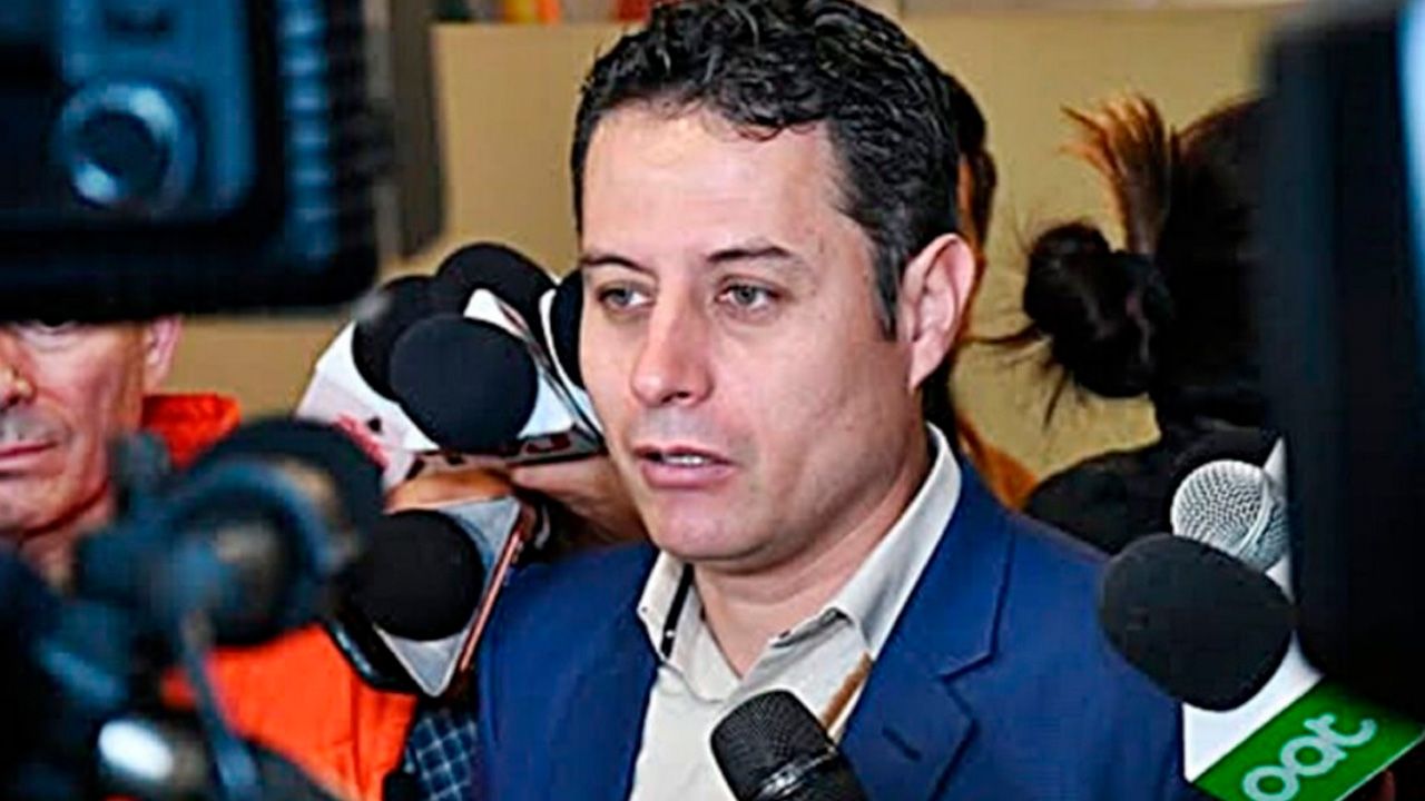 Lara exige a Rodrigo Paz cumplir el 50-50