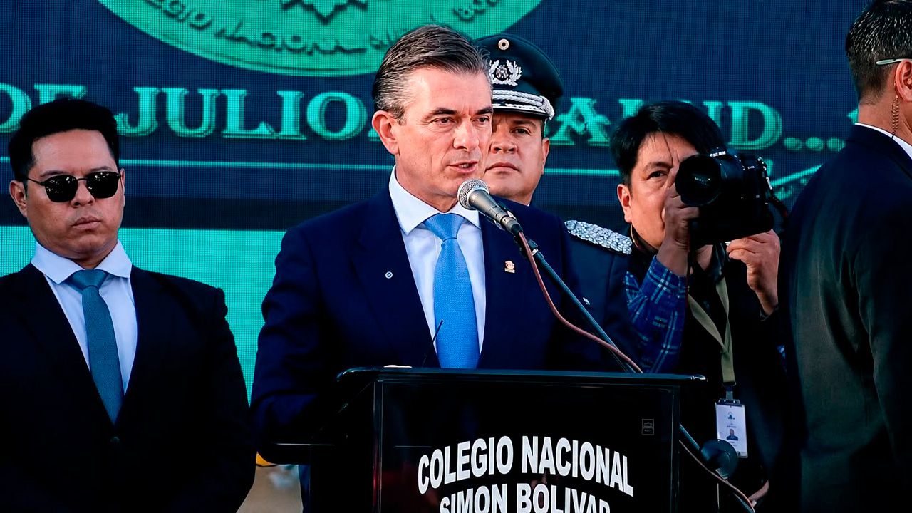 Presidente Paz afirma que estudiantes defenderán la unidad del país