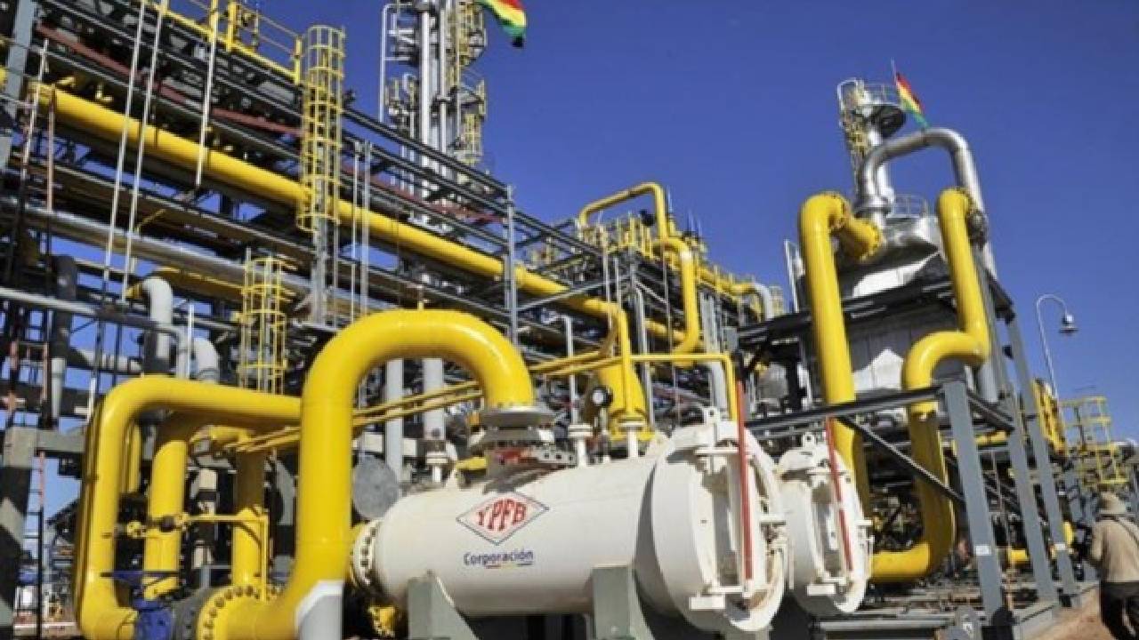 YPFB: Se trabaja en 42 proyectos para revertir la curva de declinación de producción de gas en el país