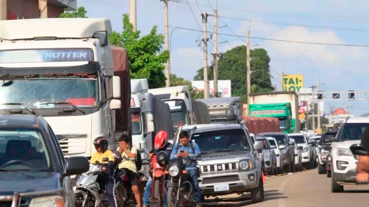 Transporte pesado declara emergencia: 50% de los camiones está paralizado por falta de diésel