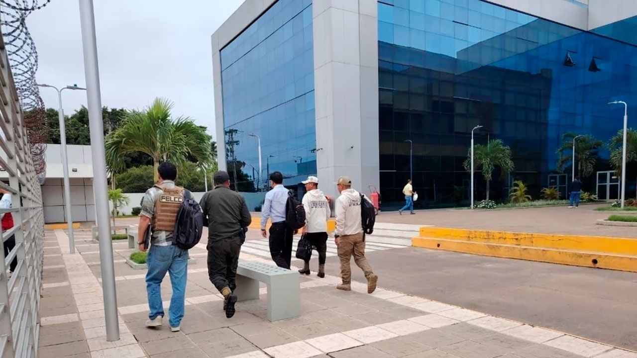 Aprehenden a exdirectora jurídica de YPFB por el caso de la ‘gasolina basura’