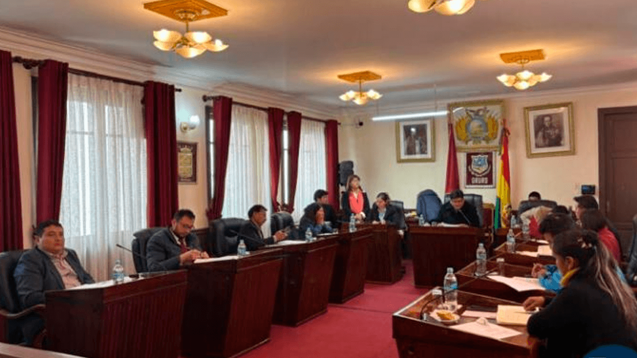 Concejo Municipal de Oruro busca subsanar 46 observaciones a la carta orgánica
