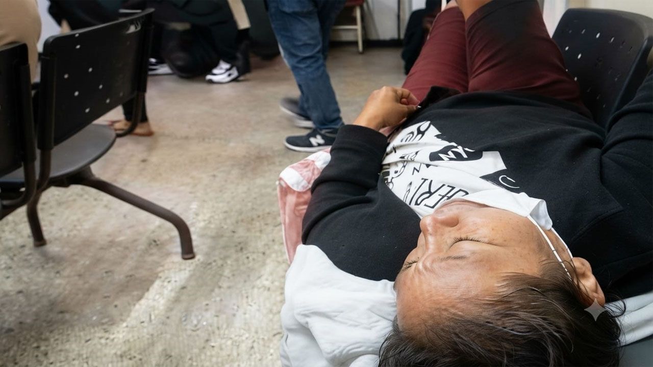 Adultos mayores denuncian falta de ecógrafo y deficiente atención en el Hospital San Juan de Dios