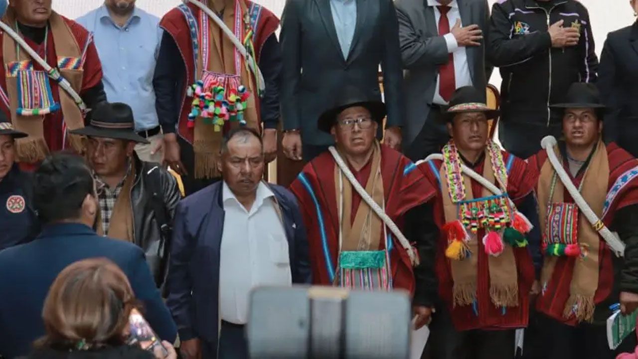 Firman pacto por la unidad y desarrollo de La Paz