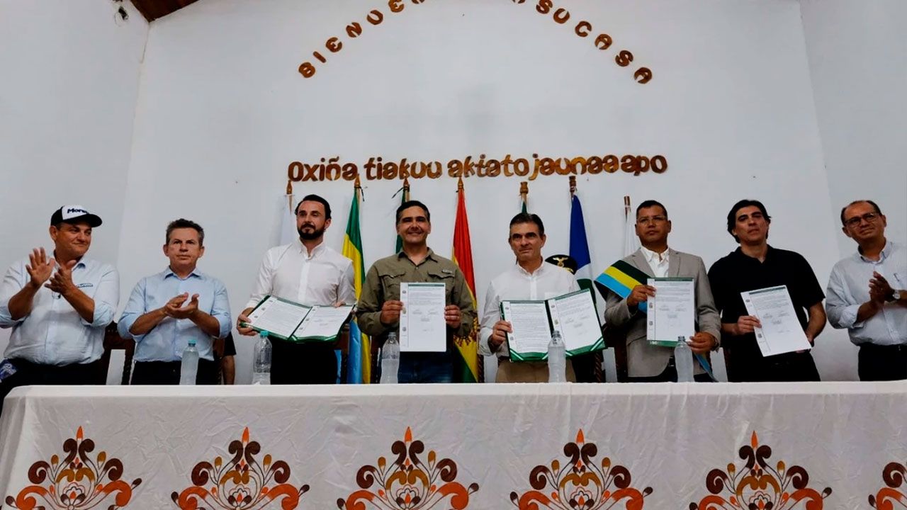 Velasco plantea construir 950 kilómetros de carreteras