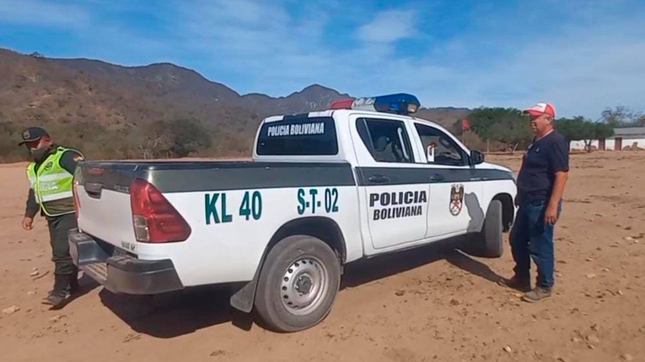 FELCC de Camiri realiza la búsqueda de una pareja delincuente que robo a taxista