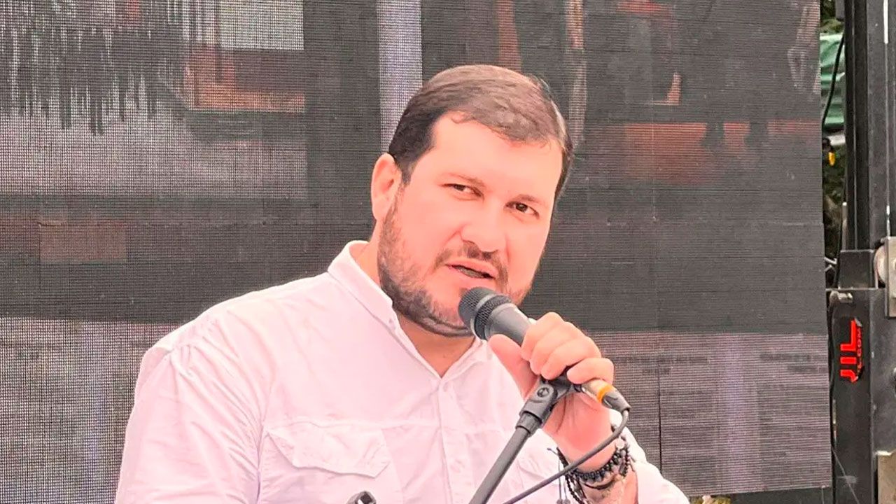 Cívicos cuestionan a la Policía por no ejecutar orden de aprehensión contra Evo Morales