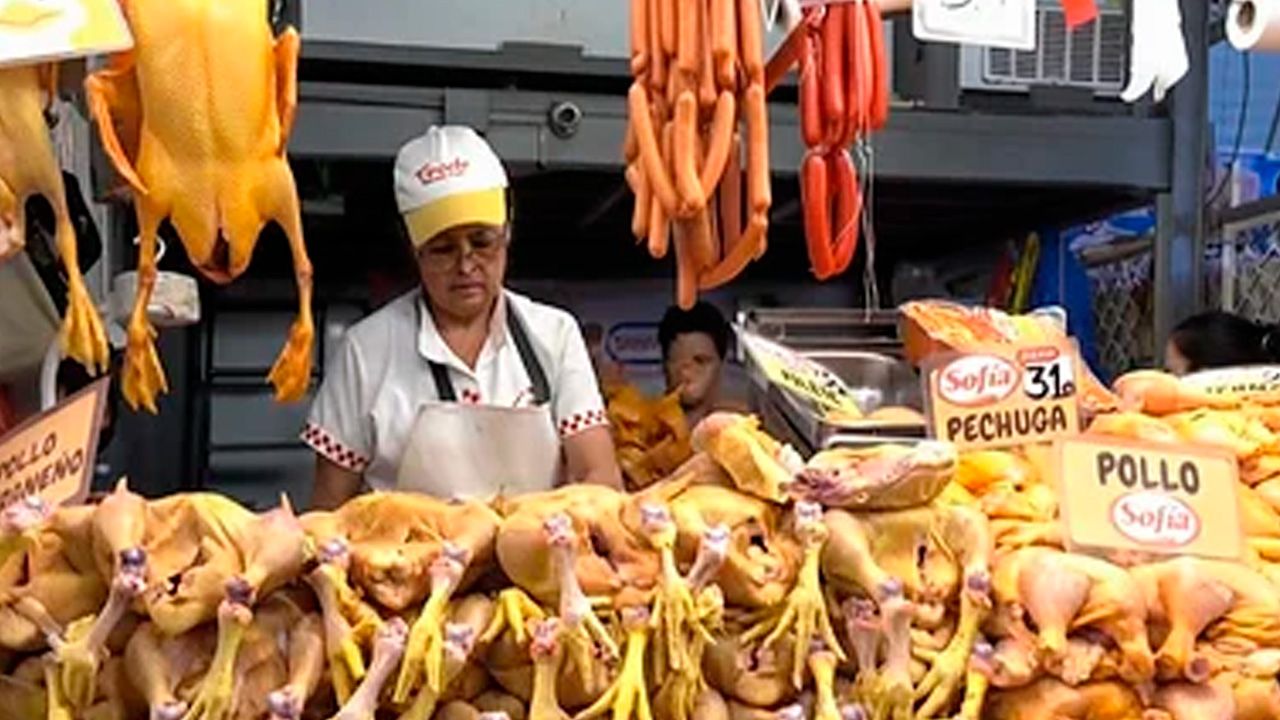 Precio del pollo alcanza los Bs 30 en el antiguo Abasto