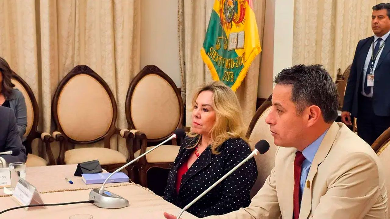 Lara se reúne con autoridades del Órgano Judicial en Sucre para tratar cuatro proyectos de ley