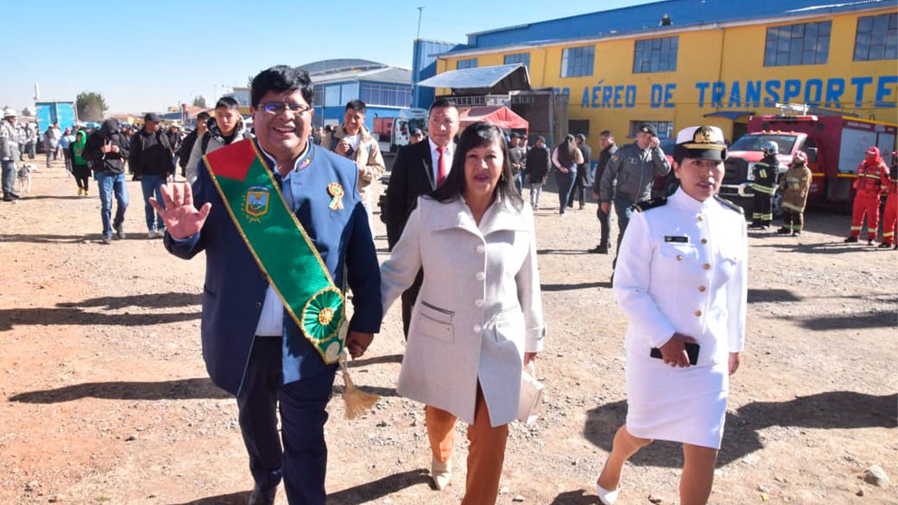 Alcalde de El Alto destaca civismo y llama a la unidad en la Parada Militar