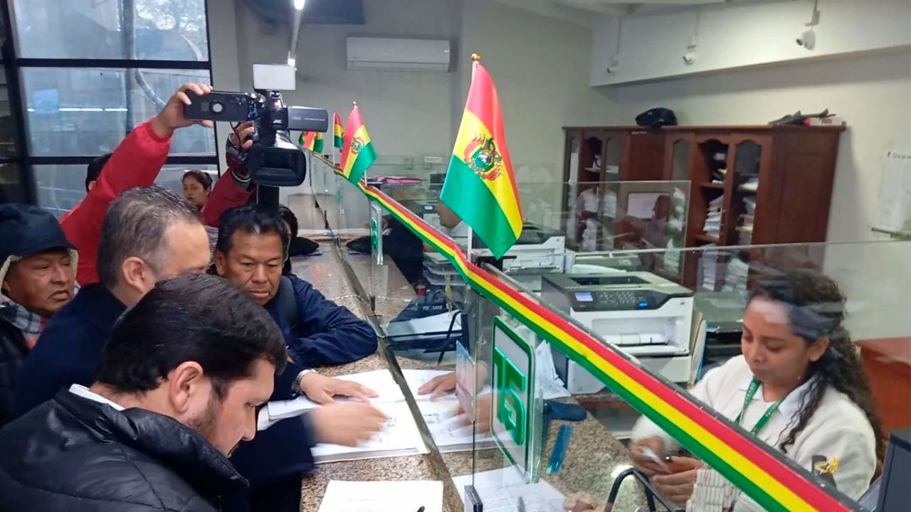 Comité Pro Santa Cruz presenta acción de libertad por pacientes renales