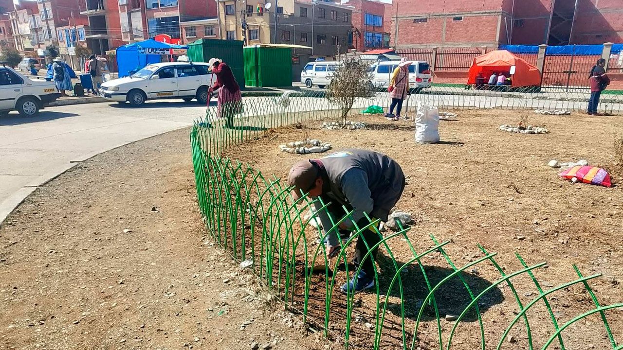 Plaza Cosmos U.V. C luce renovada tras trabajos de mantenimiento municipal