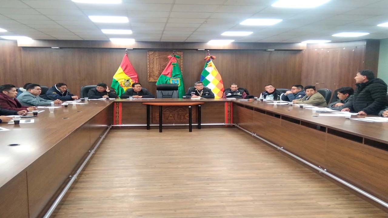 Alcaldía y transportistas de El Alto debatirán cuatro temas en mesas de trabajo