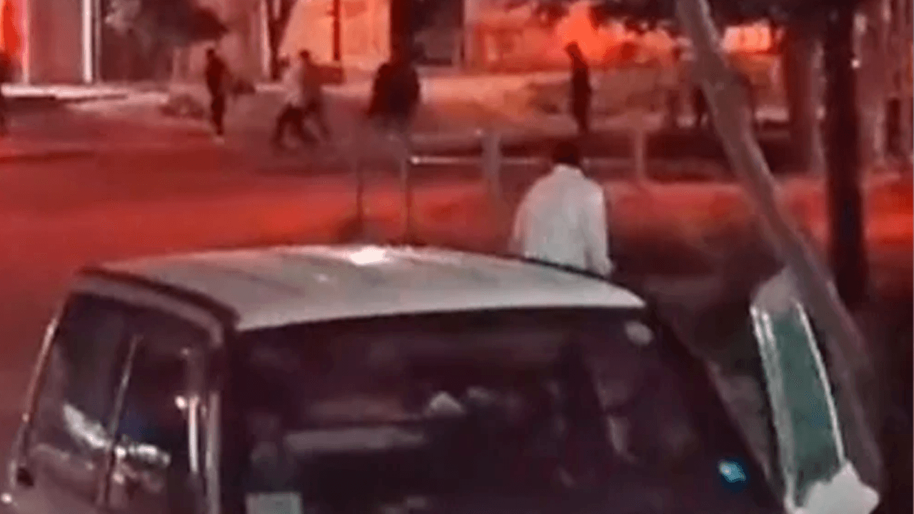 “Es un temor salir a las calles”: vecinos denuncian peleas con machetes en barrio de Santa Cruz