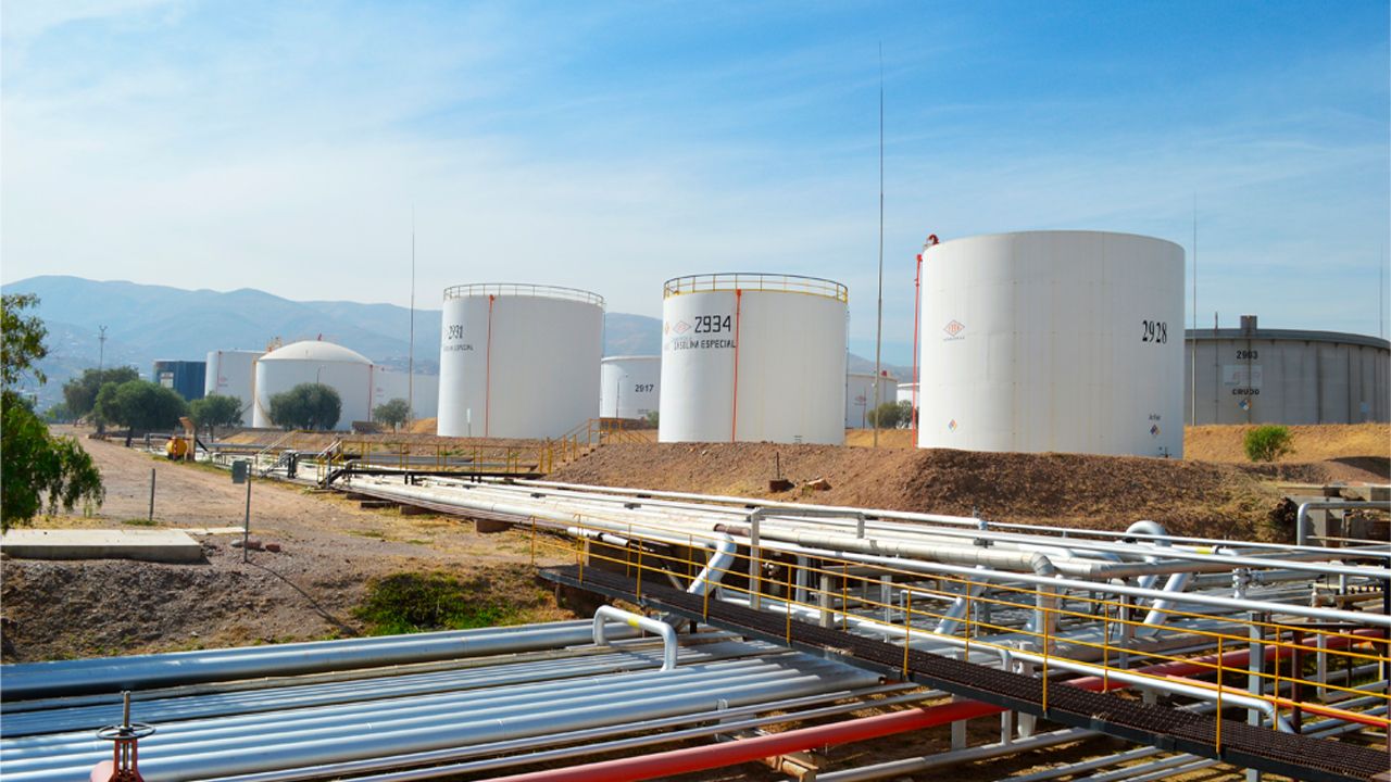 Cinco empresas presentan ofertas para importar hidrocarburos líquidos