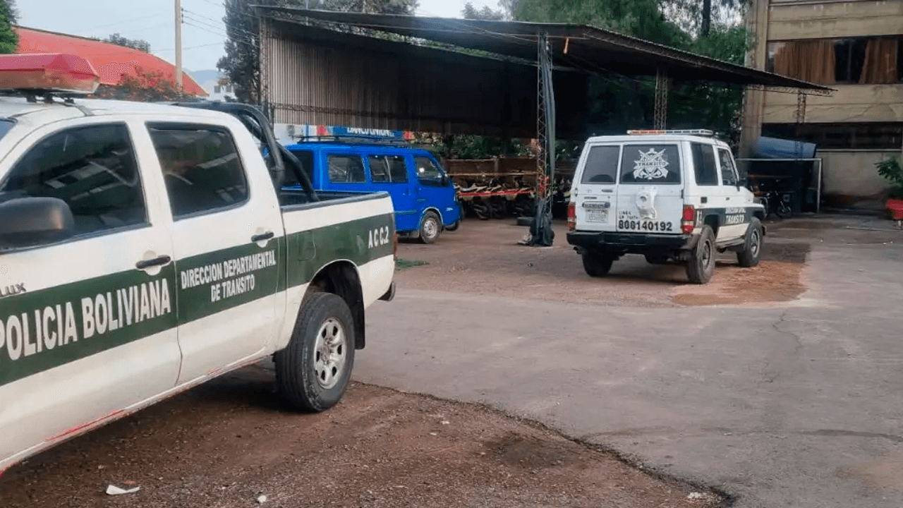 Triple colisión en carretera de Tarija deja cuatro heridos, entre ellos una menor de edad