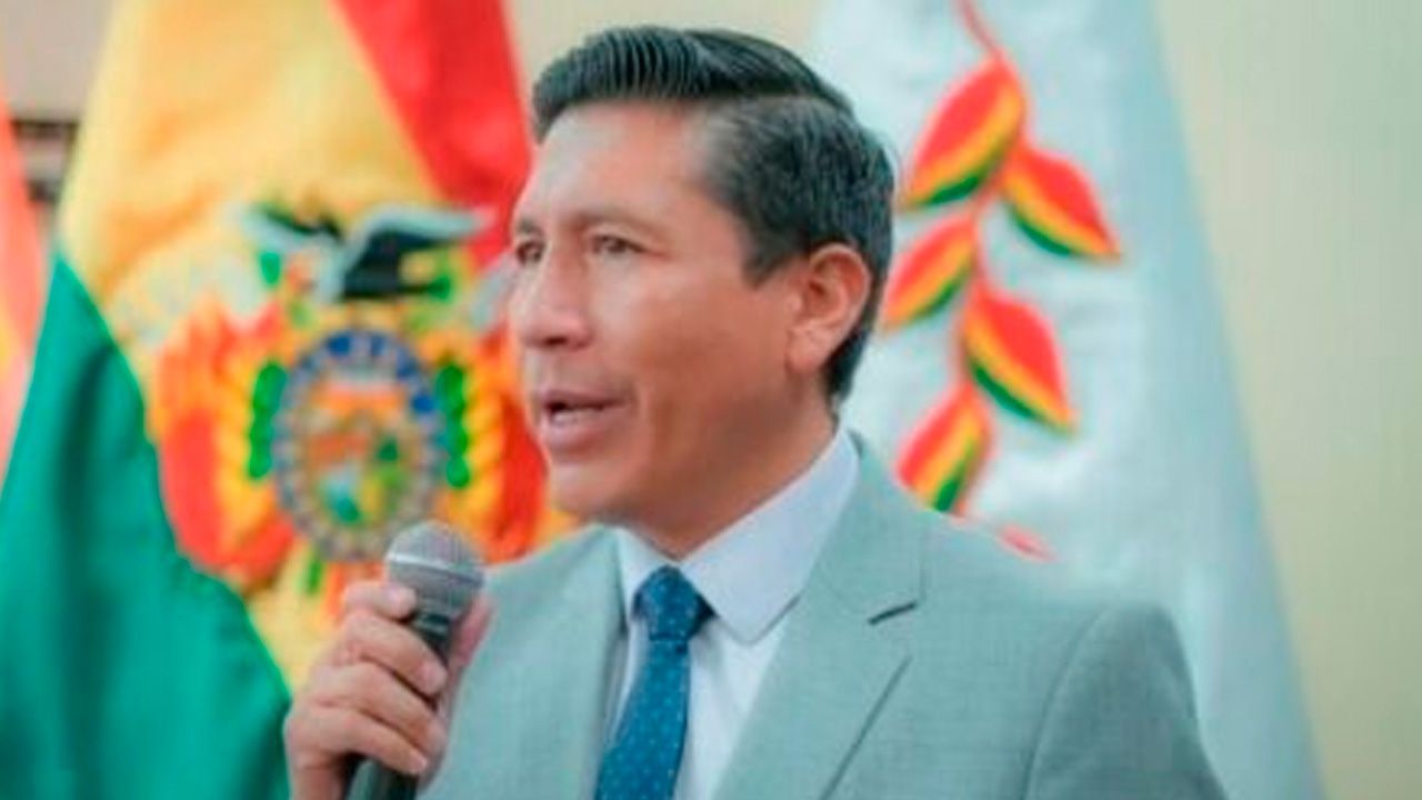 Exviceministro García responde más de 80 preguntas en el caso Cerimedo