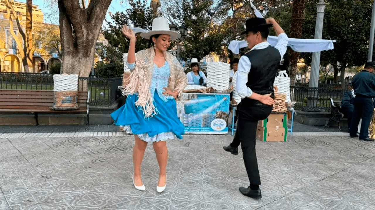 Cochabamba celebra sus 216 años de gesta libertaria con música, danza y gastronomía tradicional