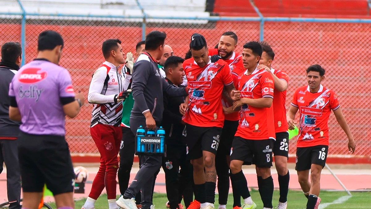 Nacional Potosí golea a GV San José en Oruro
