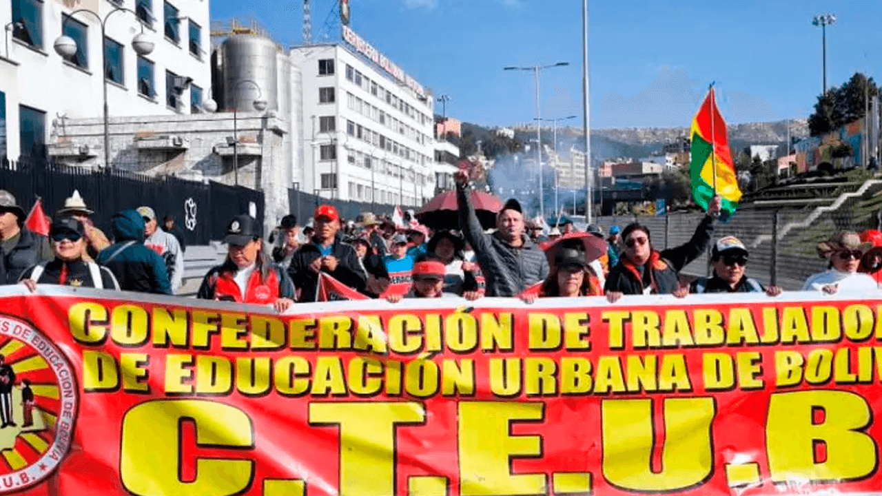Maestros anuncian marcha en los nueve departamentos contra la situación económica