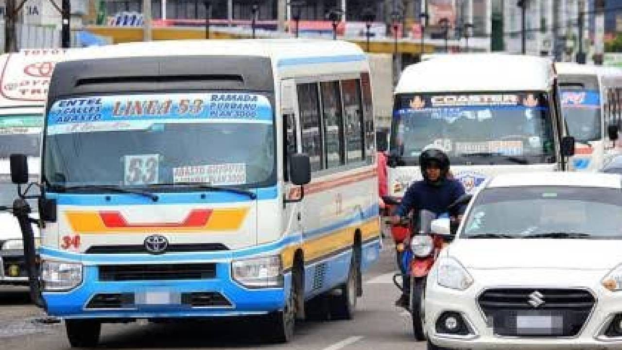  El autotransporte realiza un ampliado nacional en Santa Cruz para definir medidas ante el alza del diésel y proyecta incremento de pasajes