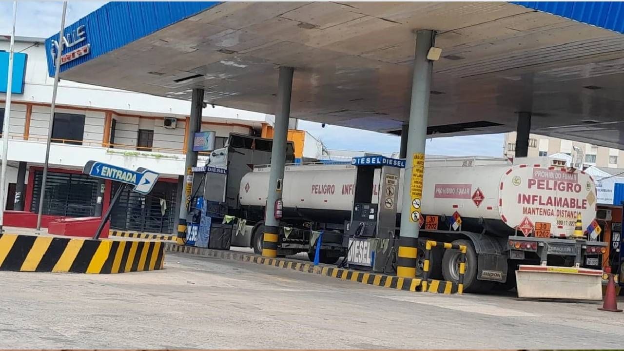  Gobernación de Santa Cruz inicia importación de diésel para abastecer al sector productivo