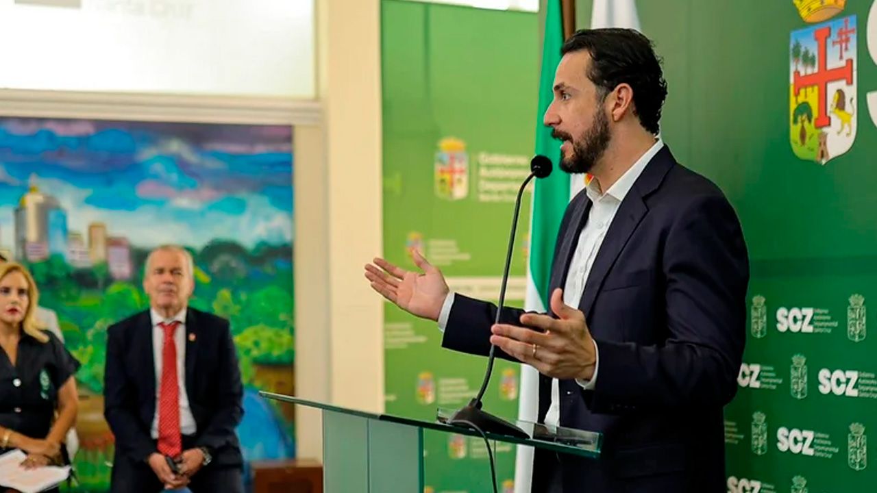Velasco anuncia llegada de 100 cisternas de diésel a Santa Cruz