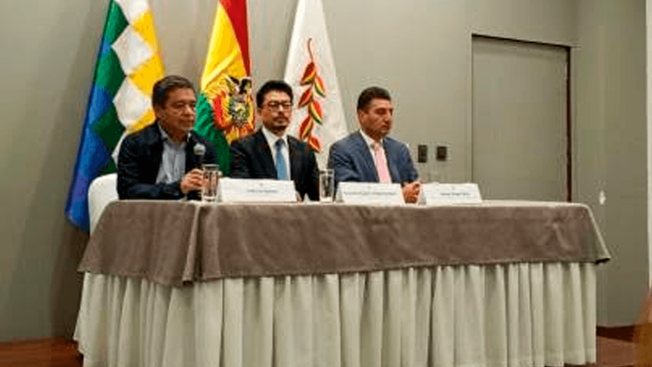  Alcaldes y Gobierno inician reunión para abordar agenda del 50/50