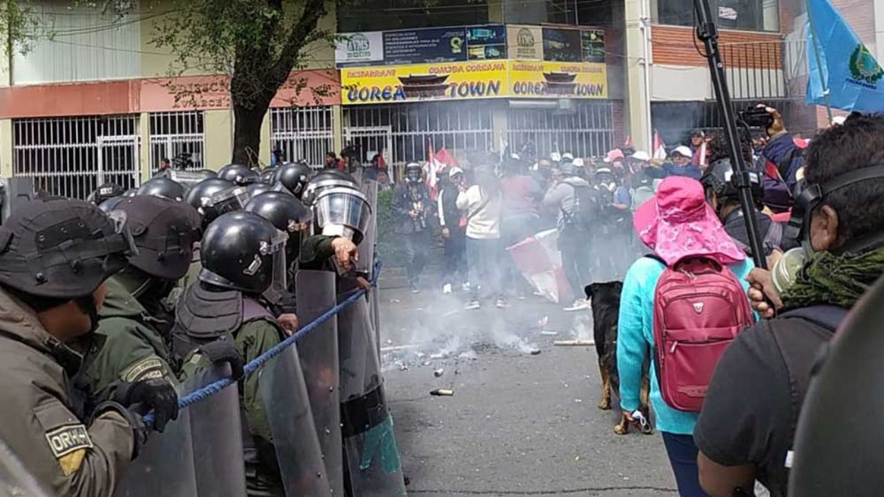 El magisterio urbano rompe diálogo con el Gobierno tras incidentes entre la Policía con una marcha de maestros
