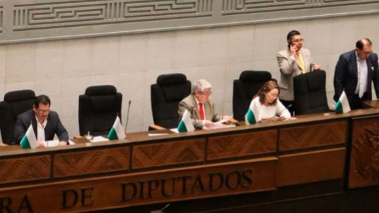 Legislativo avanza en ley para suspender al Fiscal General y designar a un interino