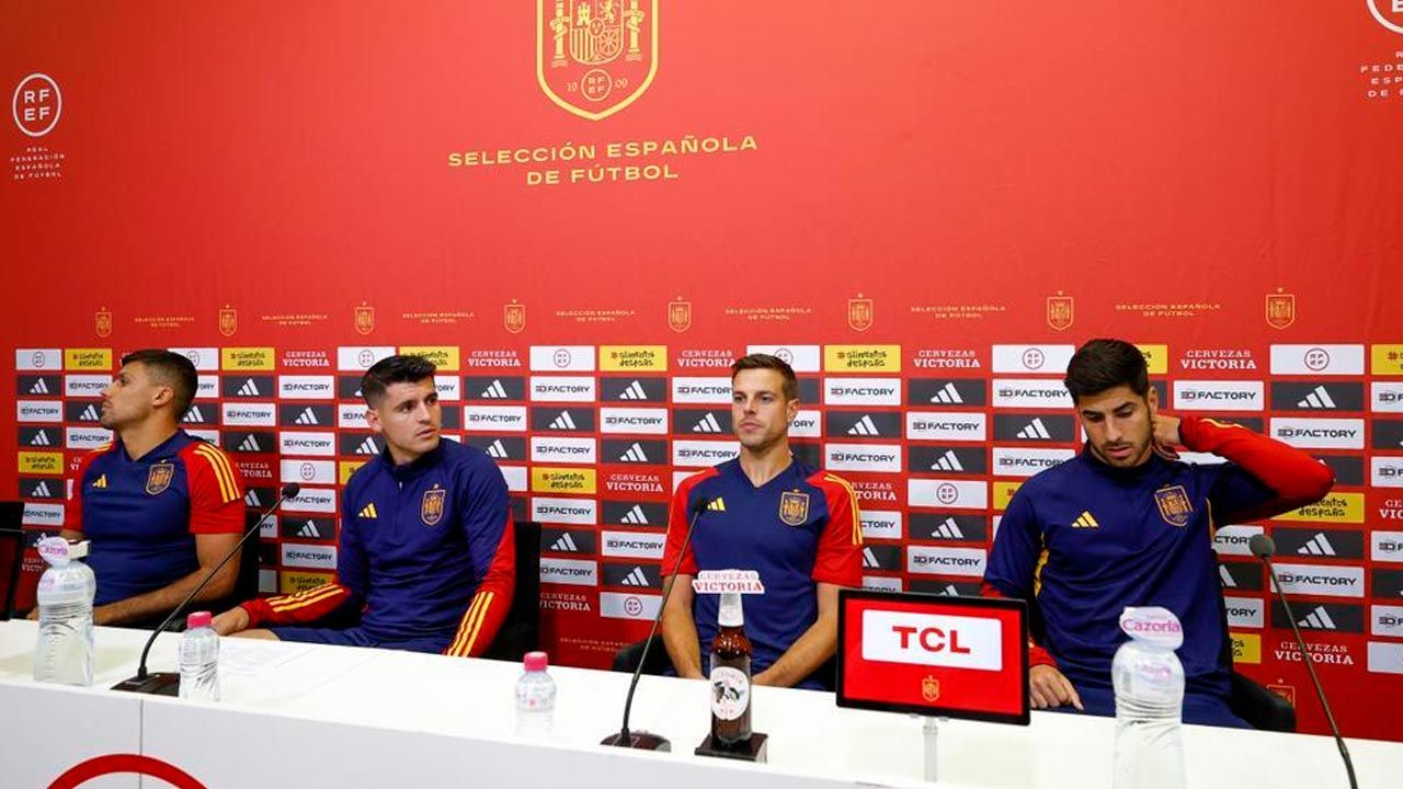 Jugadores de la Roja condenan "comportamientos inaceptables" de Rubiales