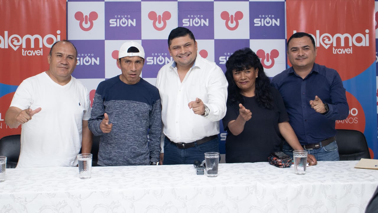 El " Orgullo Boliviano ", Héctor Garibay, sigue sumando apoyo