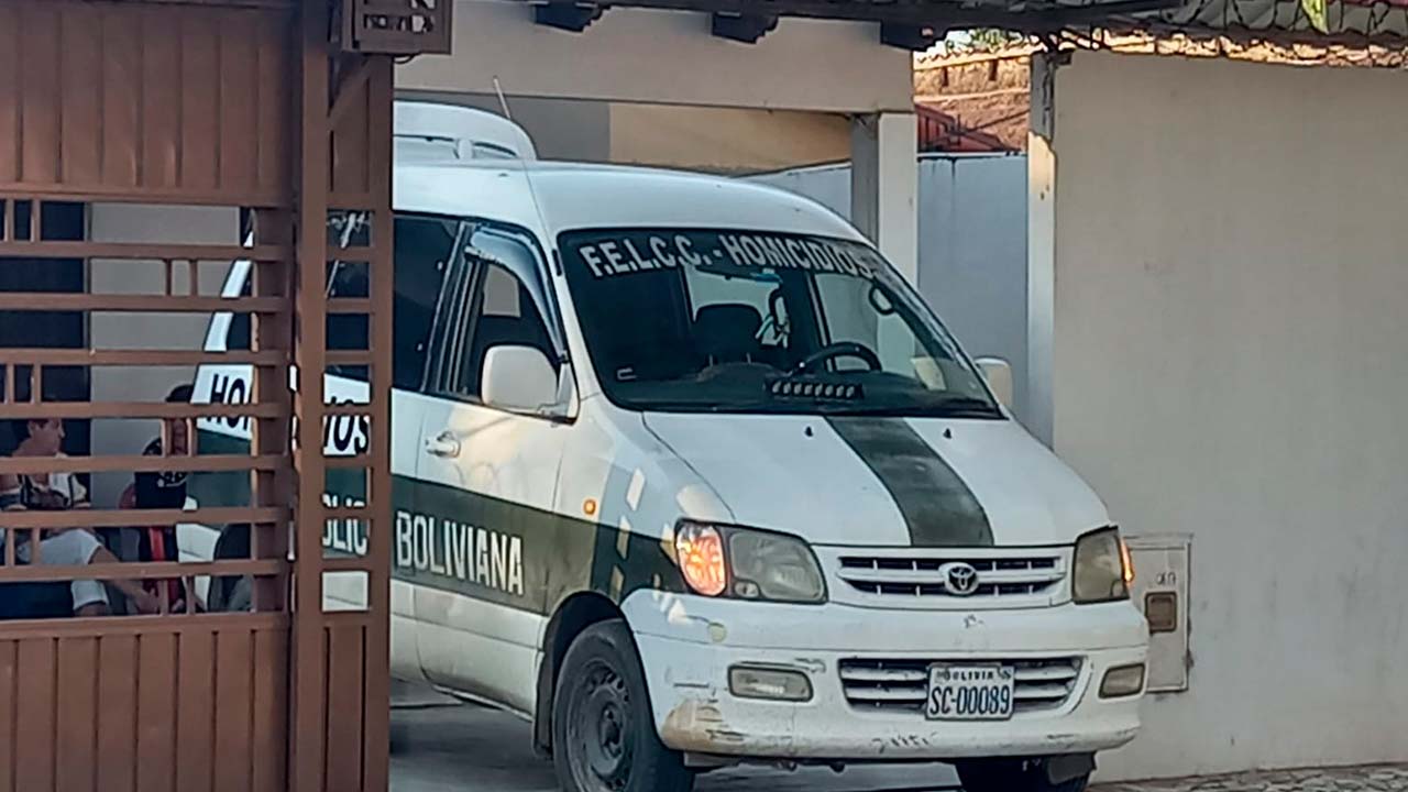"Horror en Villa Primero de Mayo: Hijo mata a su madre y ataca a su pareja en sangriento suceso"