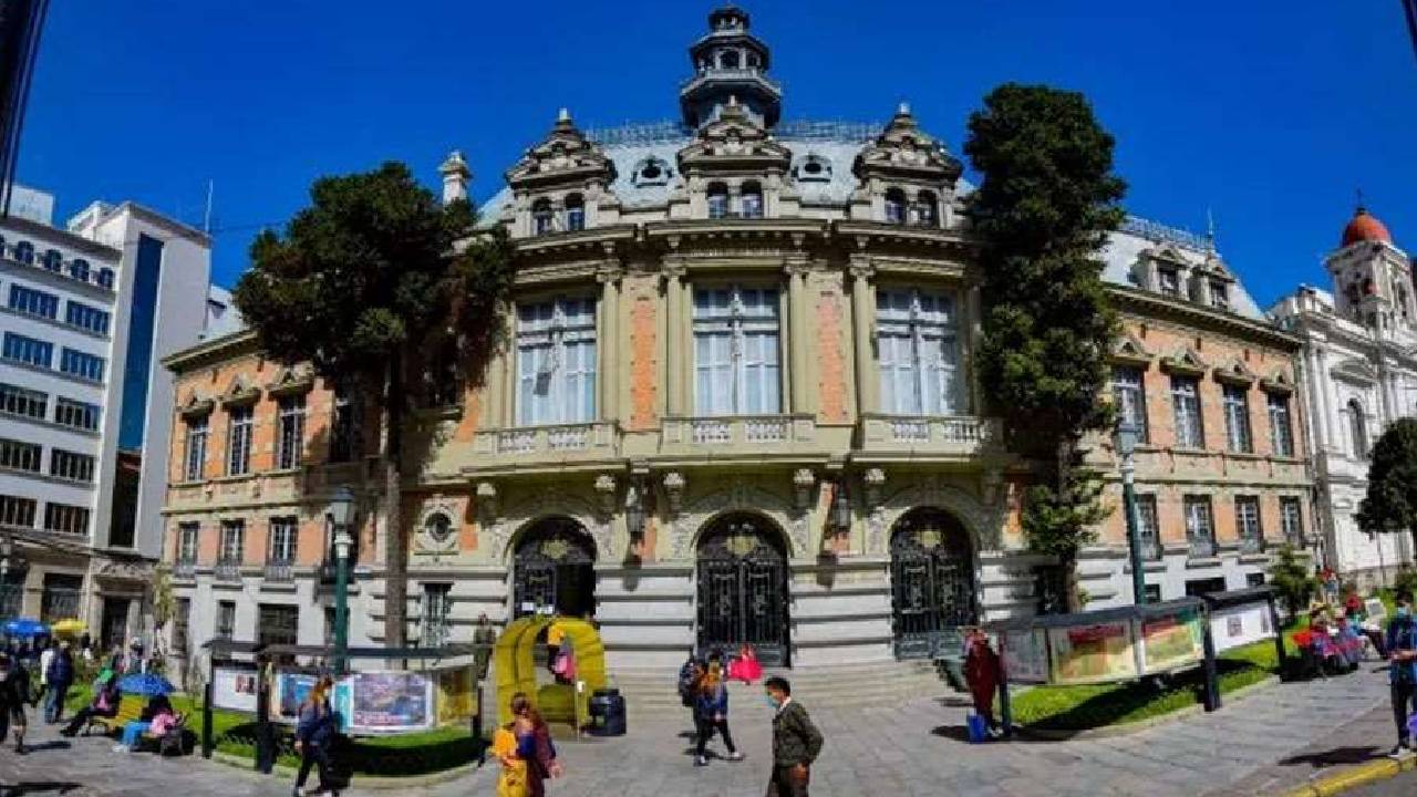  Destituyen a dos funcionarios de la alcaldía de La Paz por consumo de alcohol en el trabajo