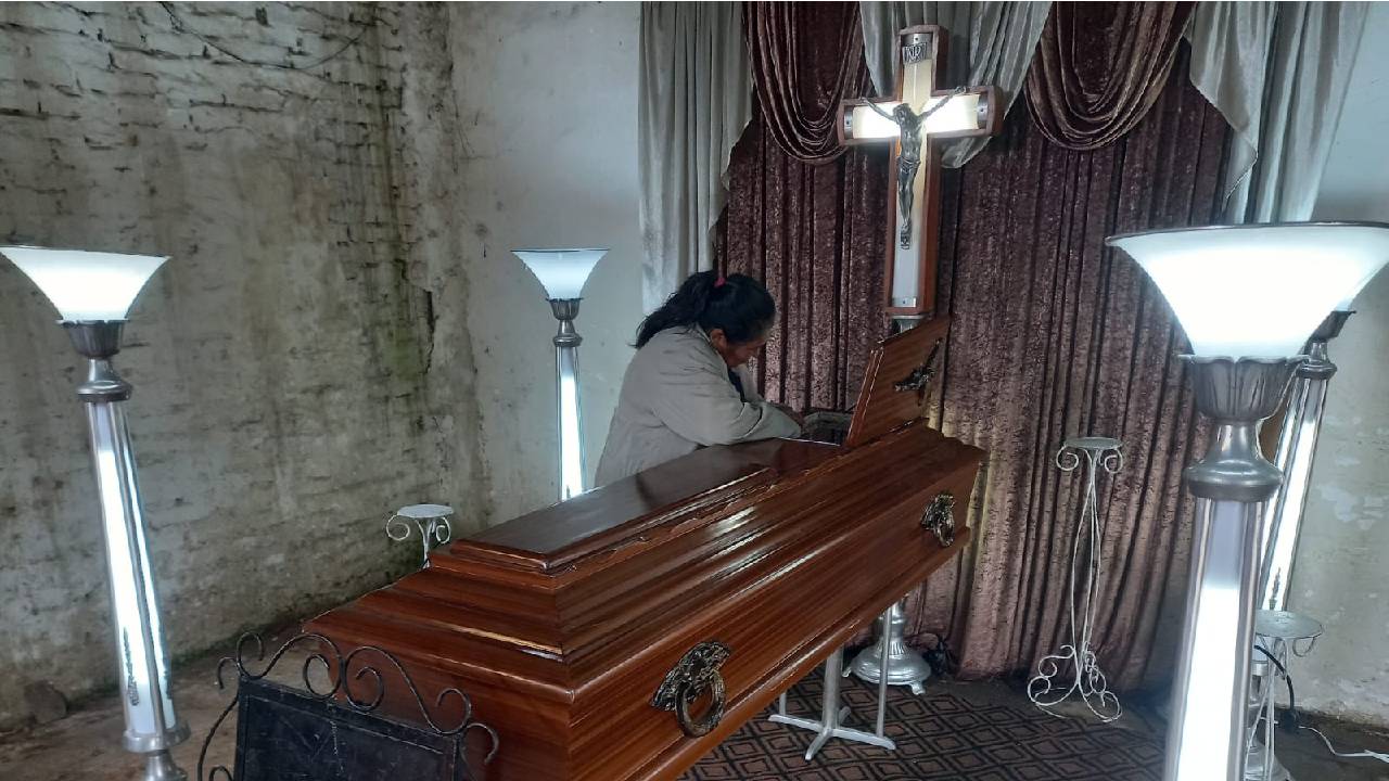 Velan a hombre de 54 años que perdió la vida por ser apuñalado por una mujer 