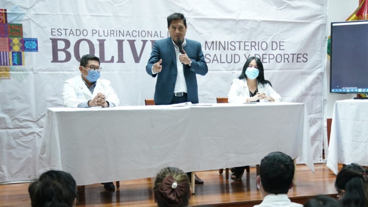 Carla y Justin, los niños seleccionados para trasplante de médula ósea gratuito 