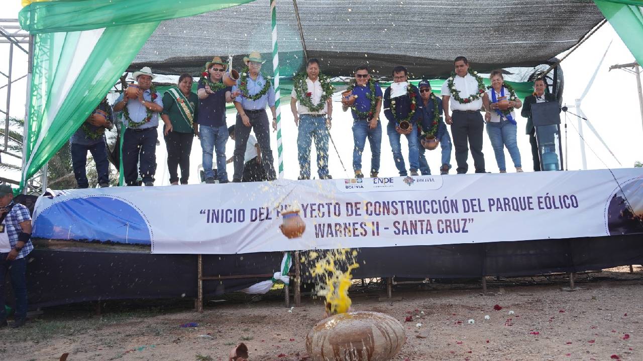 Presidente Luis Arce inaugura la construcción del Parque Eólico Warnes II en Santa Cruz 