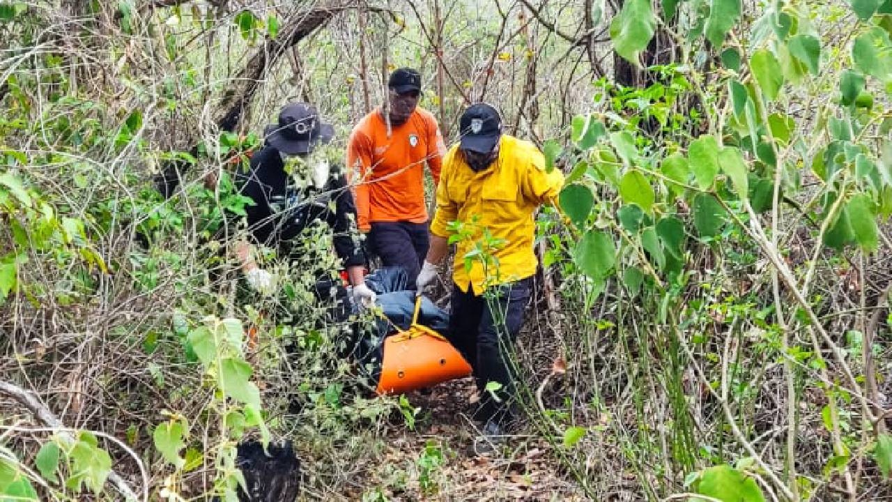 Equipo de rescate de la Gobernación salva a una persona y encuentra un cuerpo sin vida en la comunidad Quimome, provincia Chiquitos