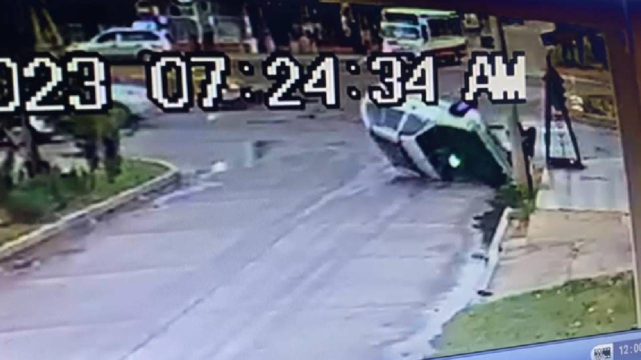 Choque de motociclistas en el quinto anillo de la avenida Santos Dumont, deja a un conductor gravemente herido