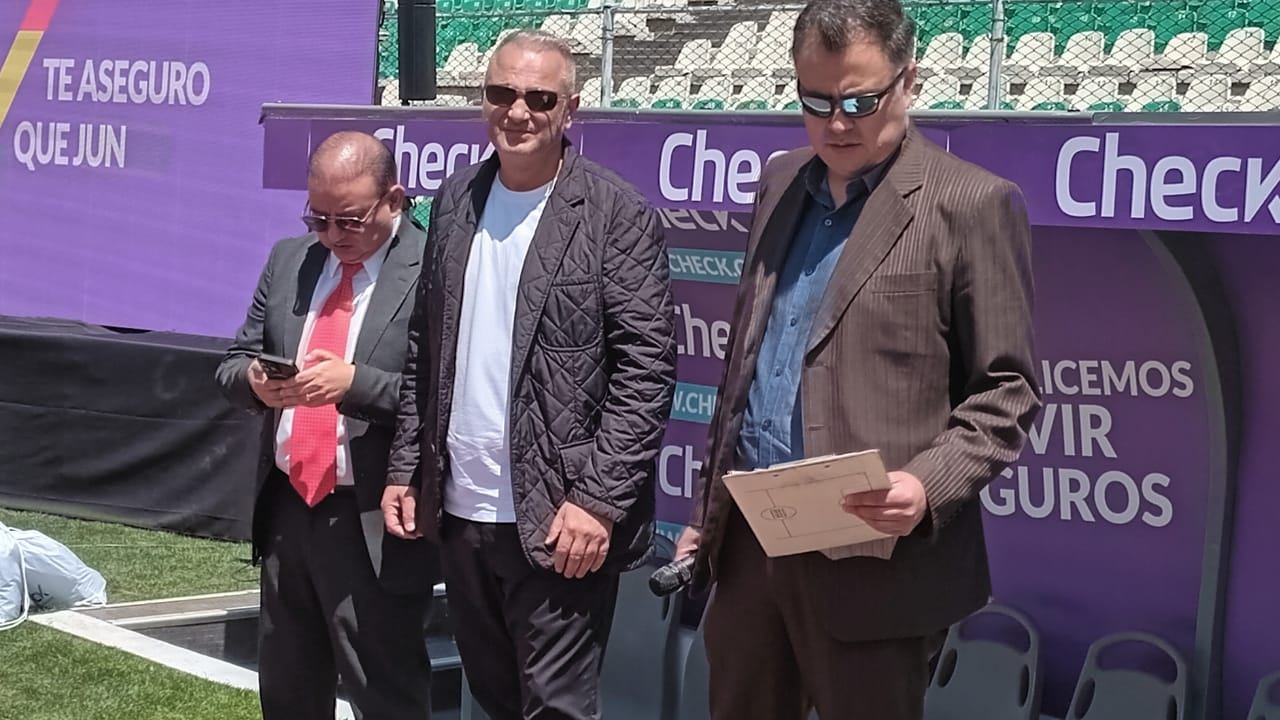 El Presidente de la FBF, Fernando Costa, se reune con los 4 clubes cruceños